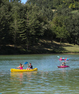 Kayak sur la rivière de la Dordogne