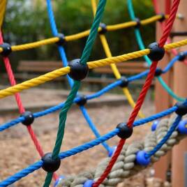 Aire de jeux à proximité du Camping La Masia à Blanes Tohapi