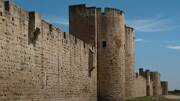 camping-aigues-mortes-remparts-poi-th
