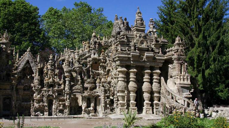 palais-ideal-du-facteur-cheval