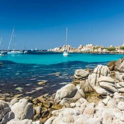Image du bord de mer en Corse