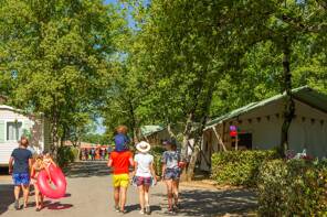 Camping Le Domaine de Chaussy, France, Ardèche, Lagorce