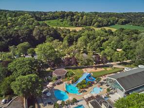 Partez en randonnée dans le vaste espace vert qu'offre le camping ! - Camping Ty Nadan, France, Bretagne, Locunolé