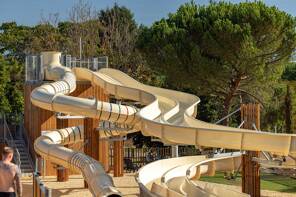 2024 : création de toboggans ! - Camping Domaine de Soleil Plage, France, Dordogne - Périgord, Vitrac