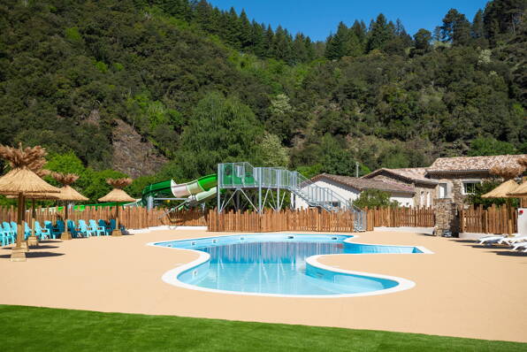 Camping Château de l'Hom **** Languedoc Roussillon photo 1 Tohapi